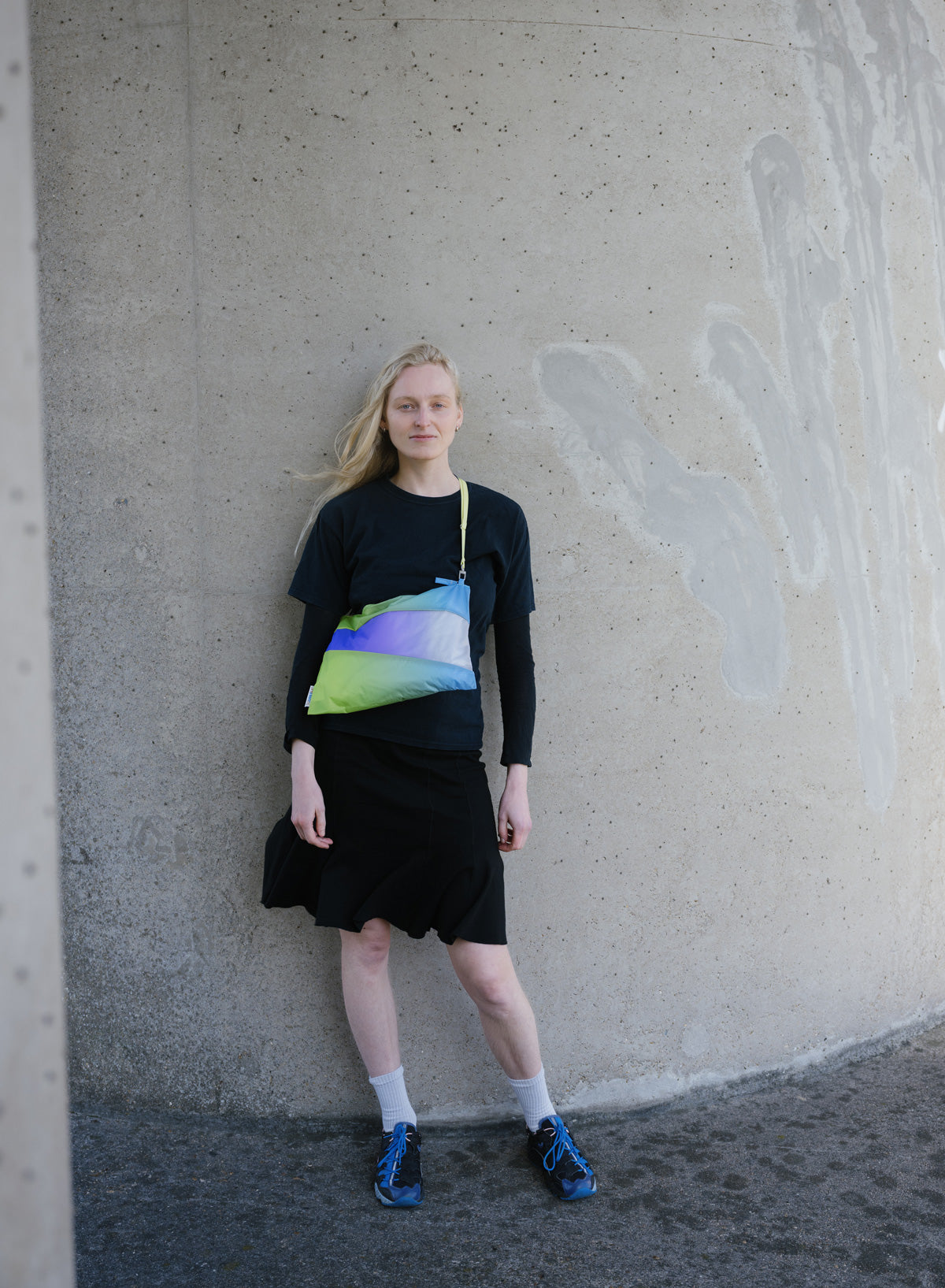 The New Pouch Pigeon Aurora Large