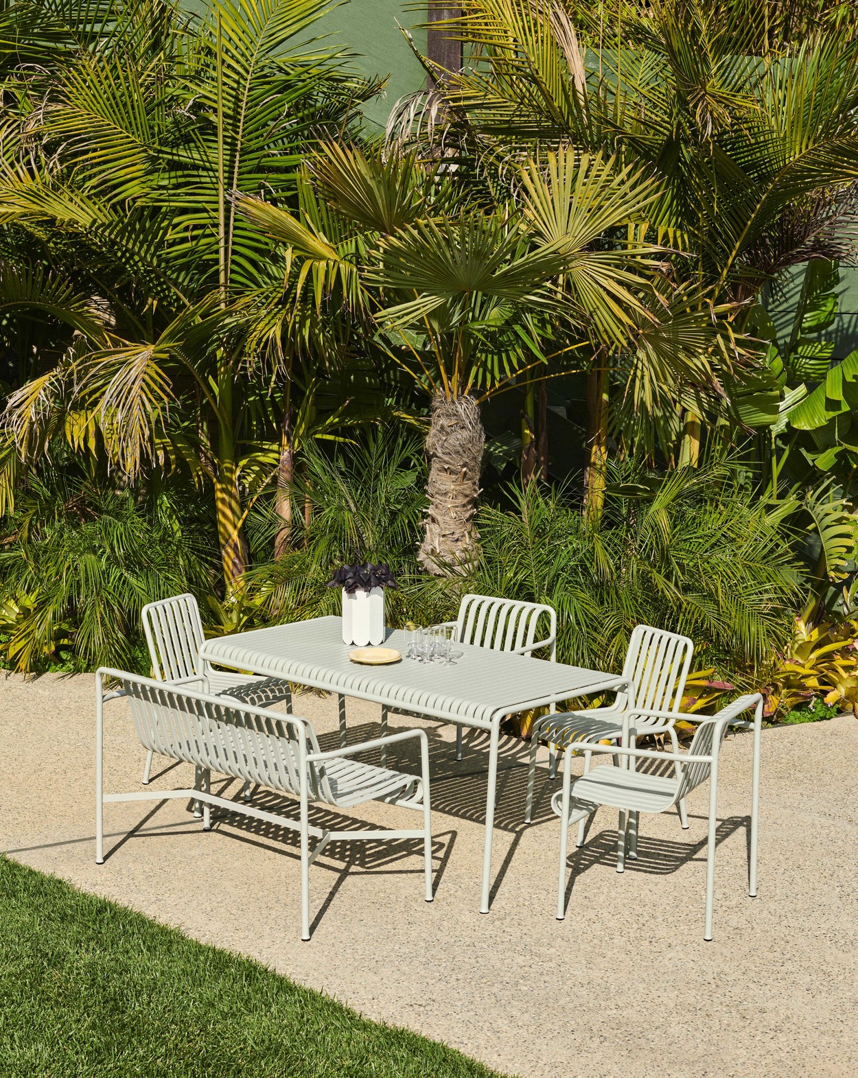 Palissade Table, Sky Grey 220 - HAY