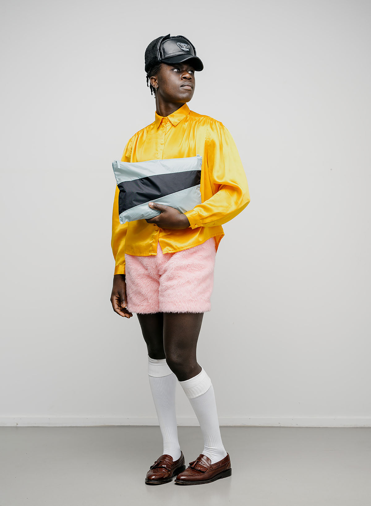 The New Pouch Surf Spray & Black Large