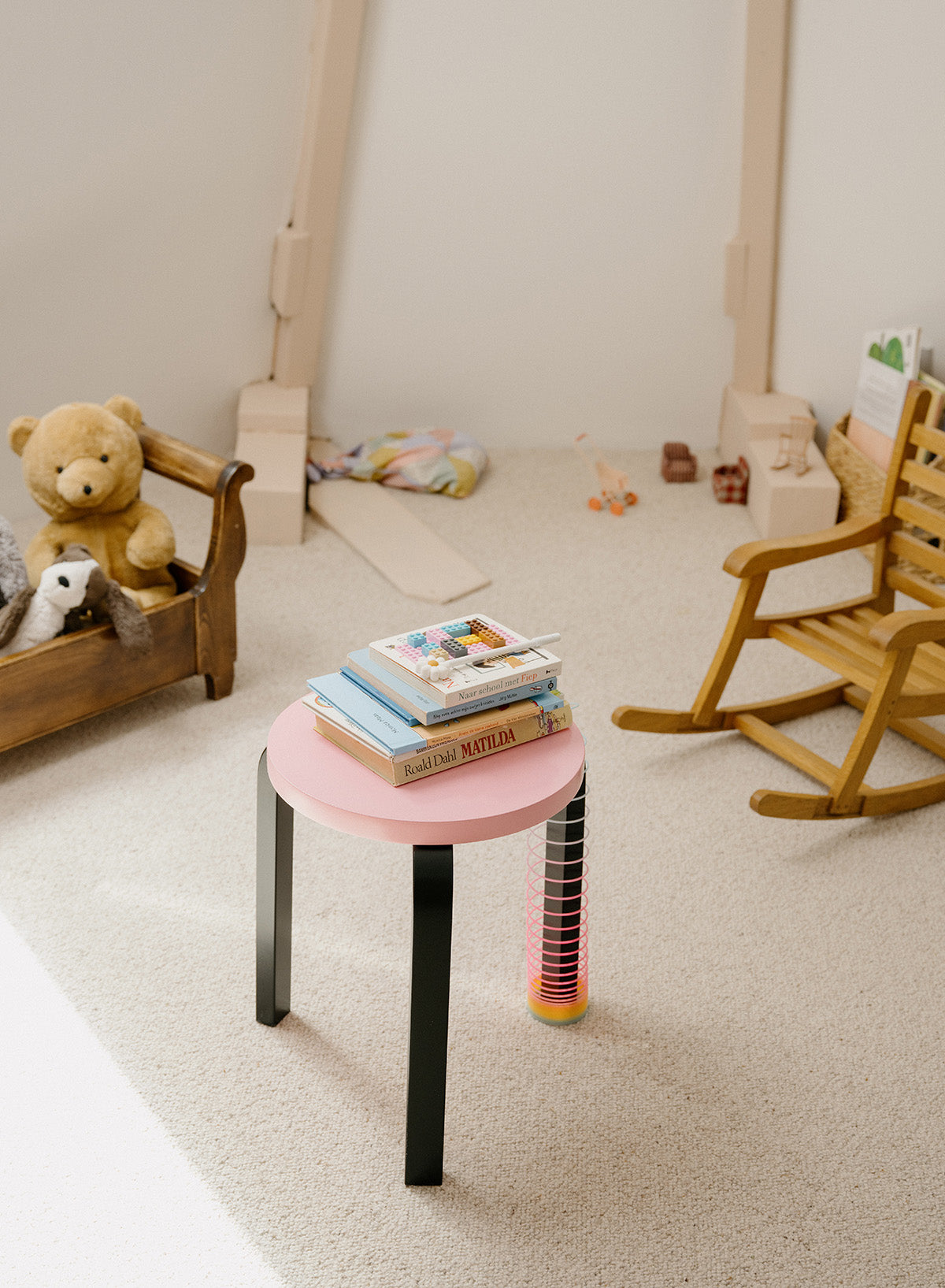 Stool 60, Legs Black, Seat Aino - Artek