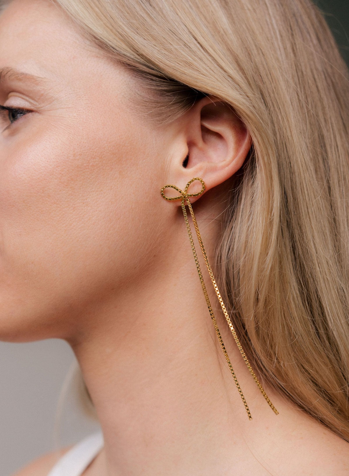 Oorbellen, Bow-wow Goud, Lang - Martine Viergever