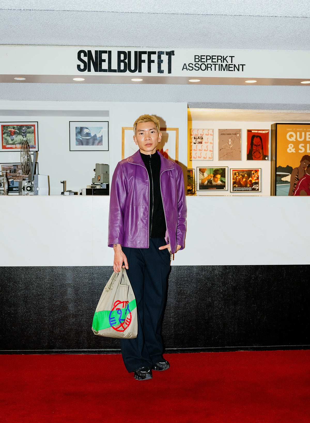 The New Shopping Bag Clay & Greenscreen Tiger Medium