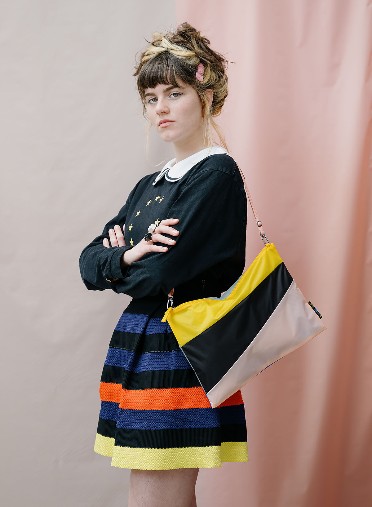 The New Pouch Multi Black Large