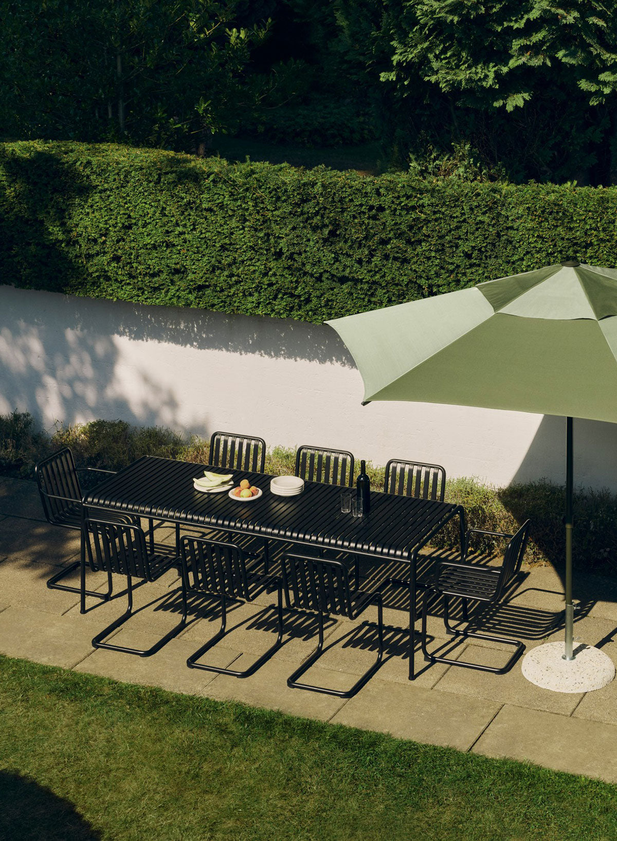 Palissade Table, Anthracite 220 - HAY