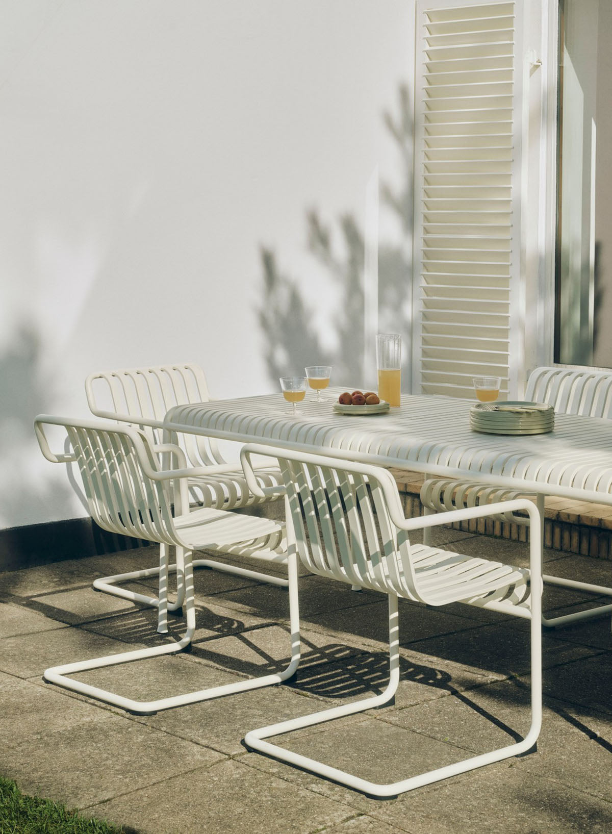 Palissade Table, Cream White 220 - HAY