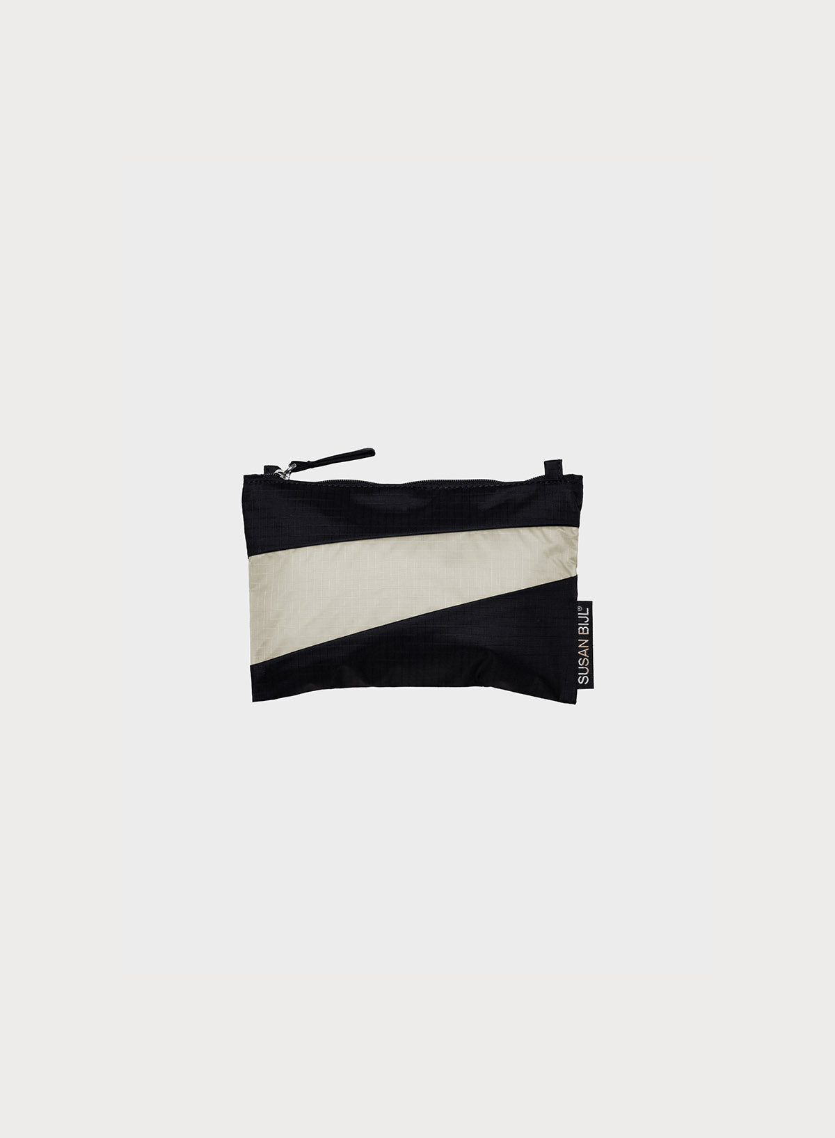 The New Pouch Black & Cloud Small