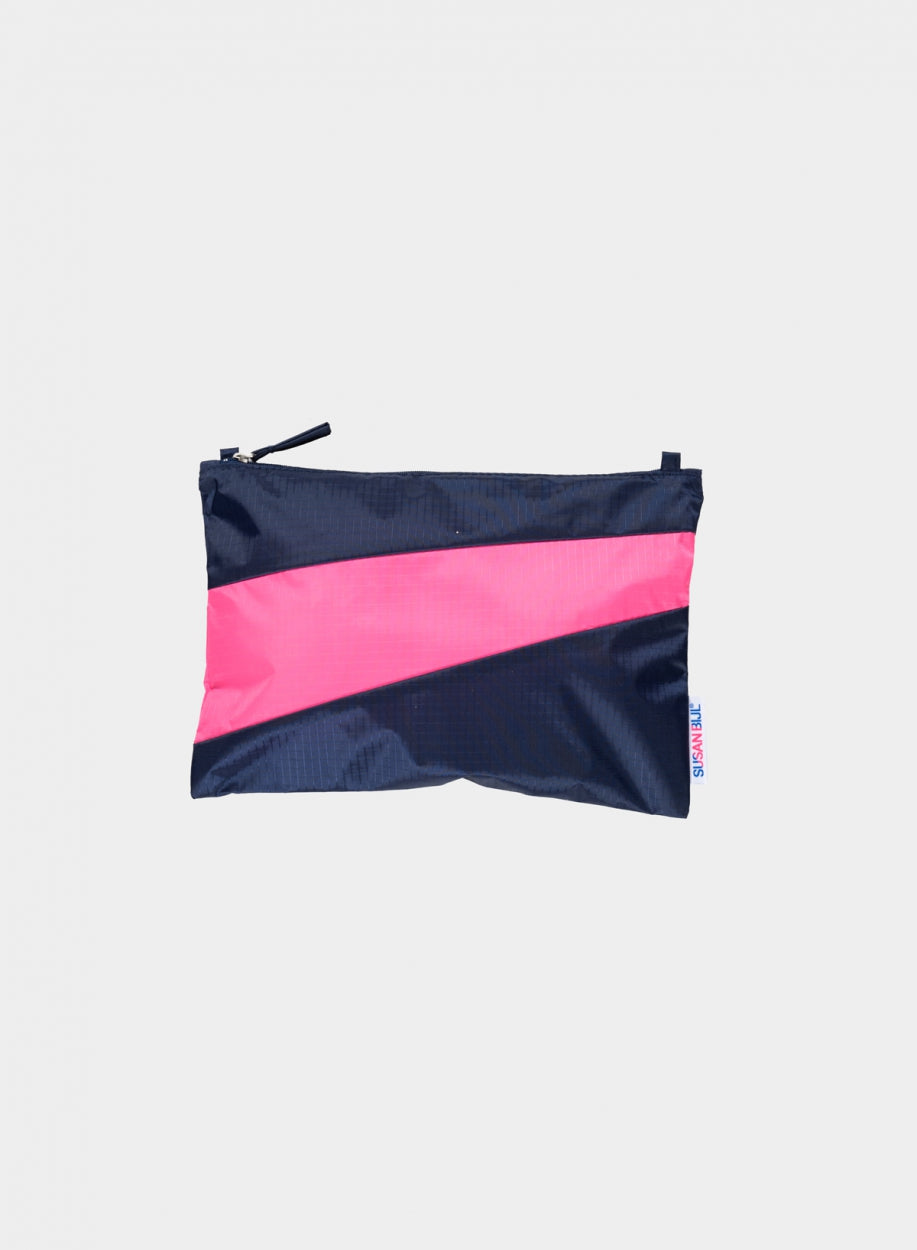 The New Pouch Navy & Fluo Pink Medium