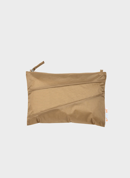 The New Pouch Mono Camel Medium