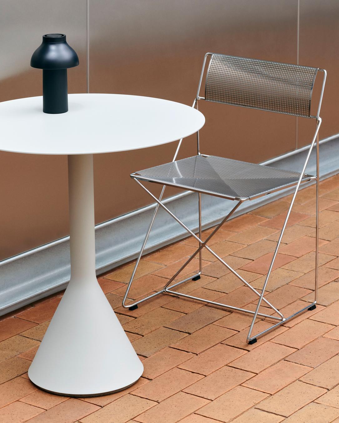 Palissade Cone Table Round 70, Cream White - HAY