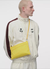 The New Pouch Sailor Yellow Medium