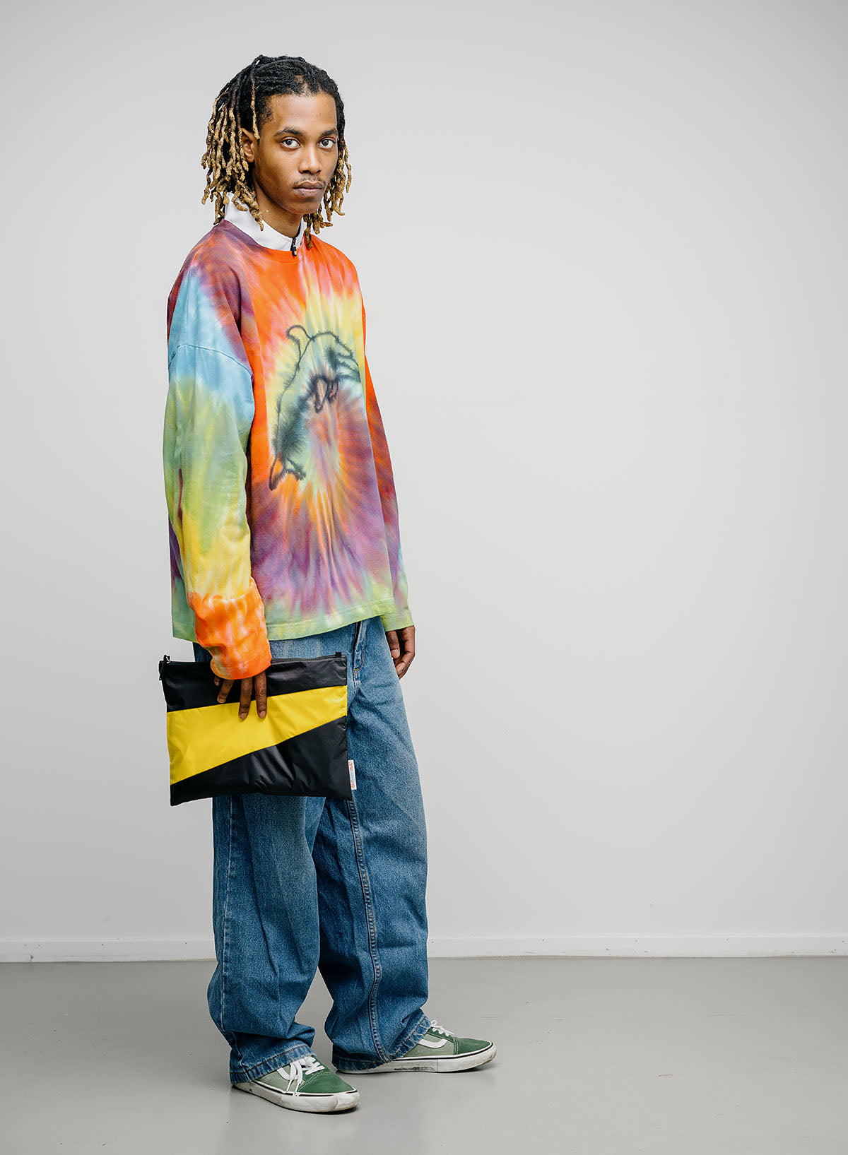 The New Pouch Black & Sunflower Large