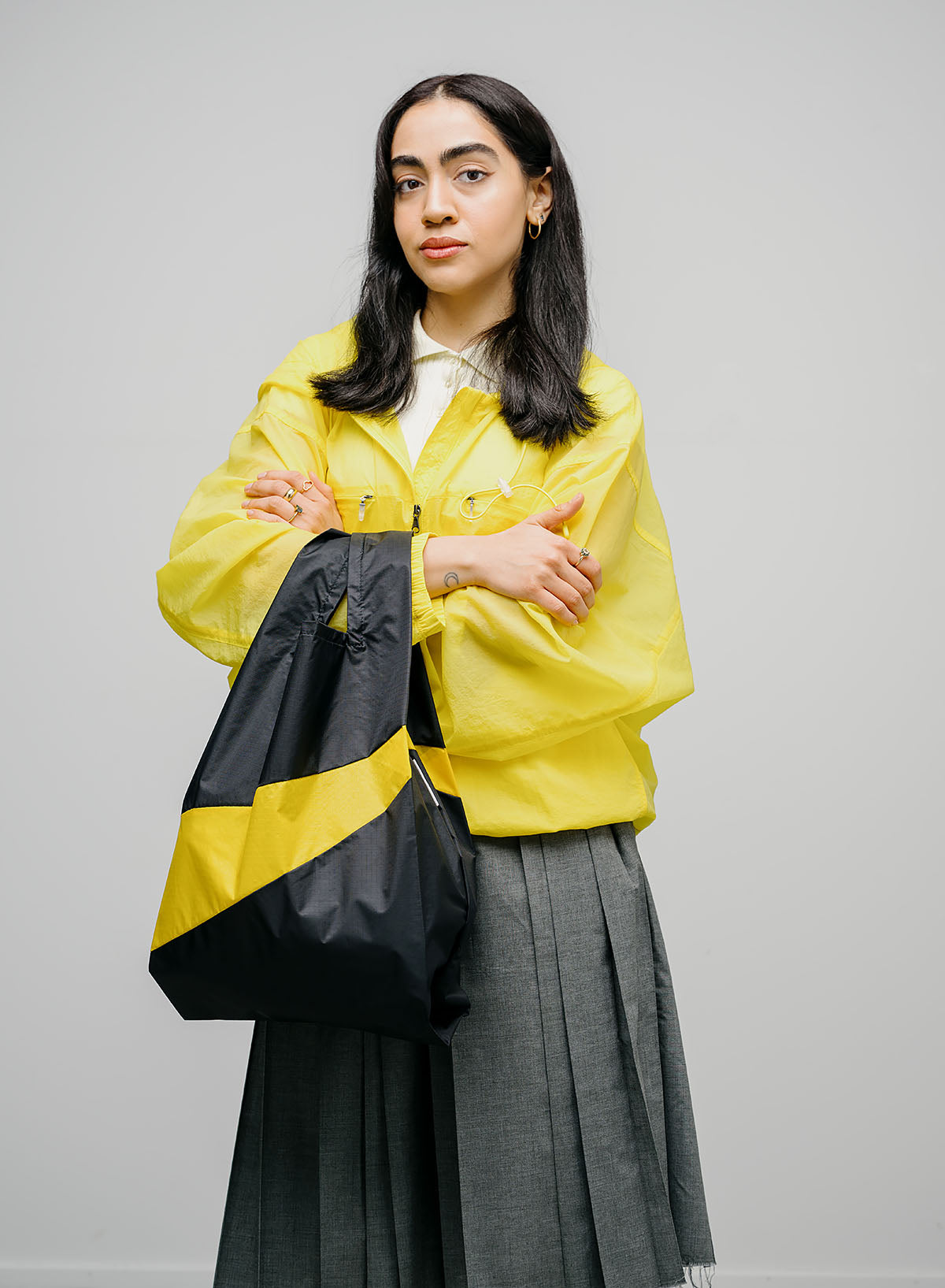 The New Shopping Bag Black & Sunflower Medium