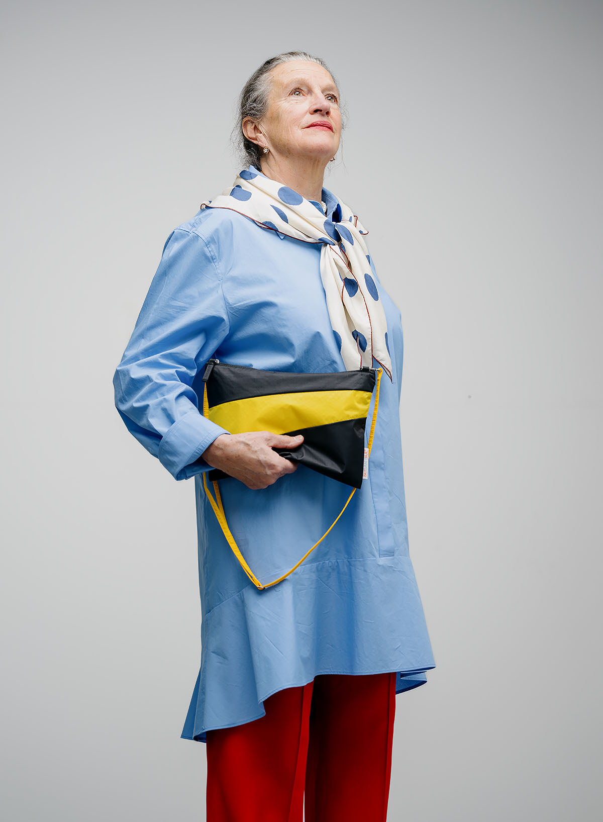 The New Pouch Black & Sunflower Medium