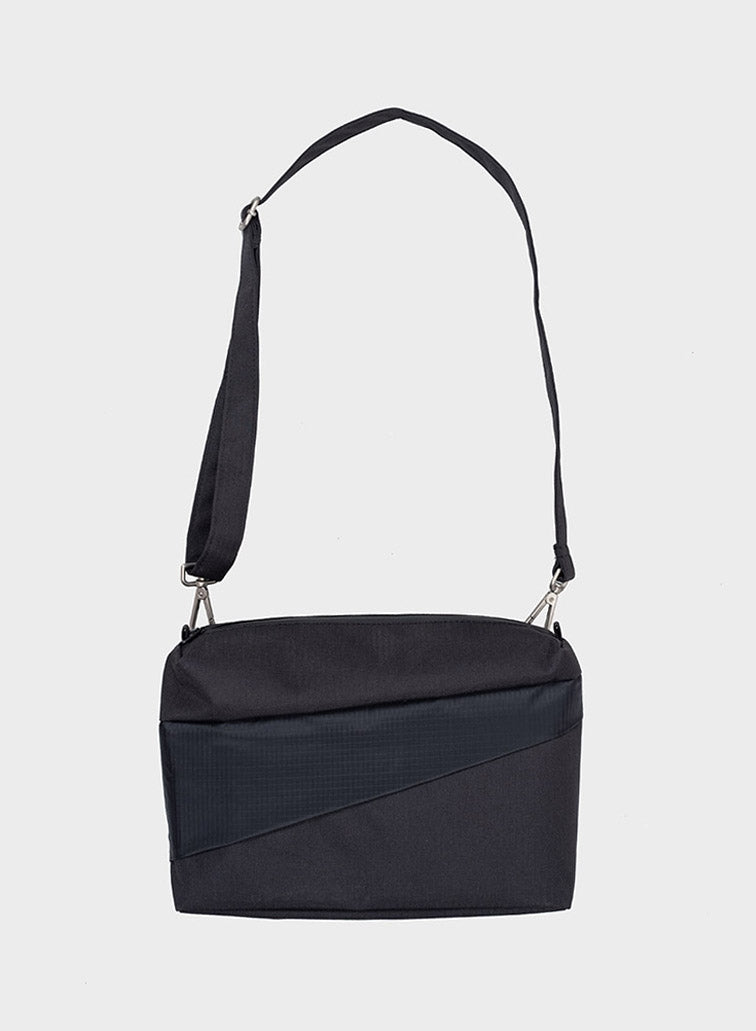The New Bum Bag Black & Black Medium