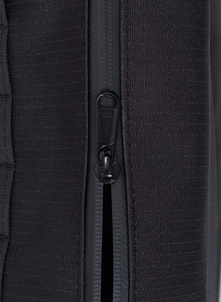 The New Bum Bag Black & Black Medium
